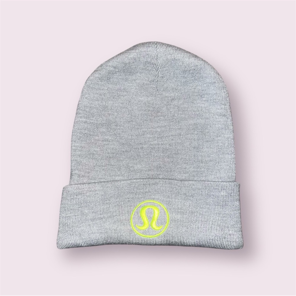Lululemon Warm Revelation Beanie Sporty Unisex Merinos Blend Green Logo Knit Hat